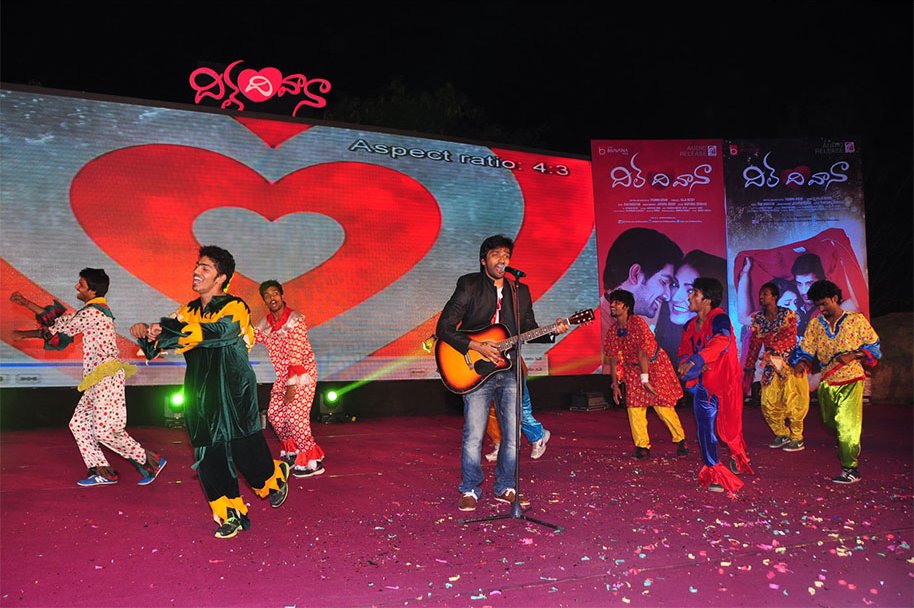 Dil-Deewana-Audio-Launch-by-Kapil-Dev